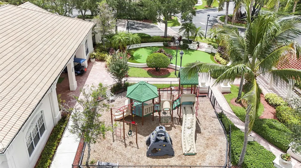 8303 MYRTLEWOOD CIRCLE W Palm Beach Gardens, FL 33418