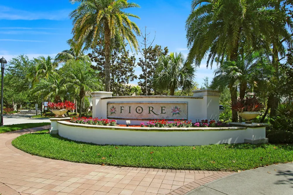 8303 MYRTLEWOOD CIRCLE W Palm Beach Gardens, FL 33418