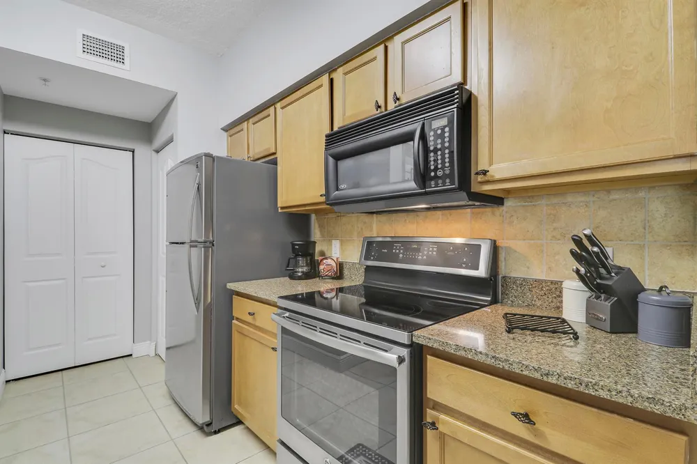 8303 MYRTLEWOOD CIRCLE W Palm Beach Gardens, FL 33418
