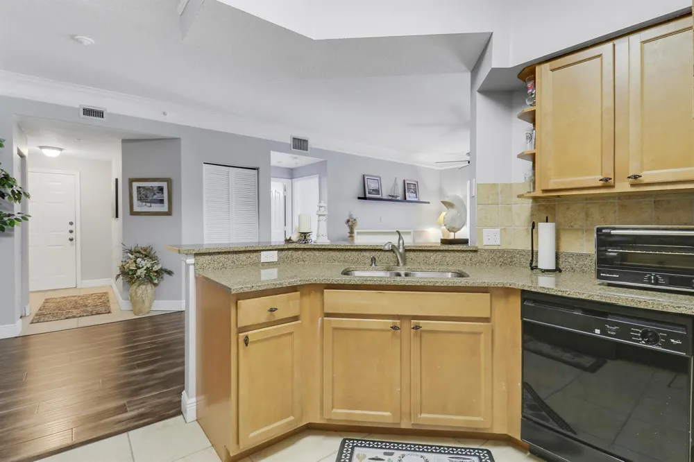 8303 MYRTLEWOOD CIRCLE W Palm Beach Gardens, FL 33418