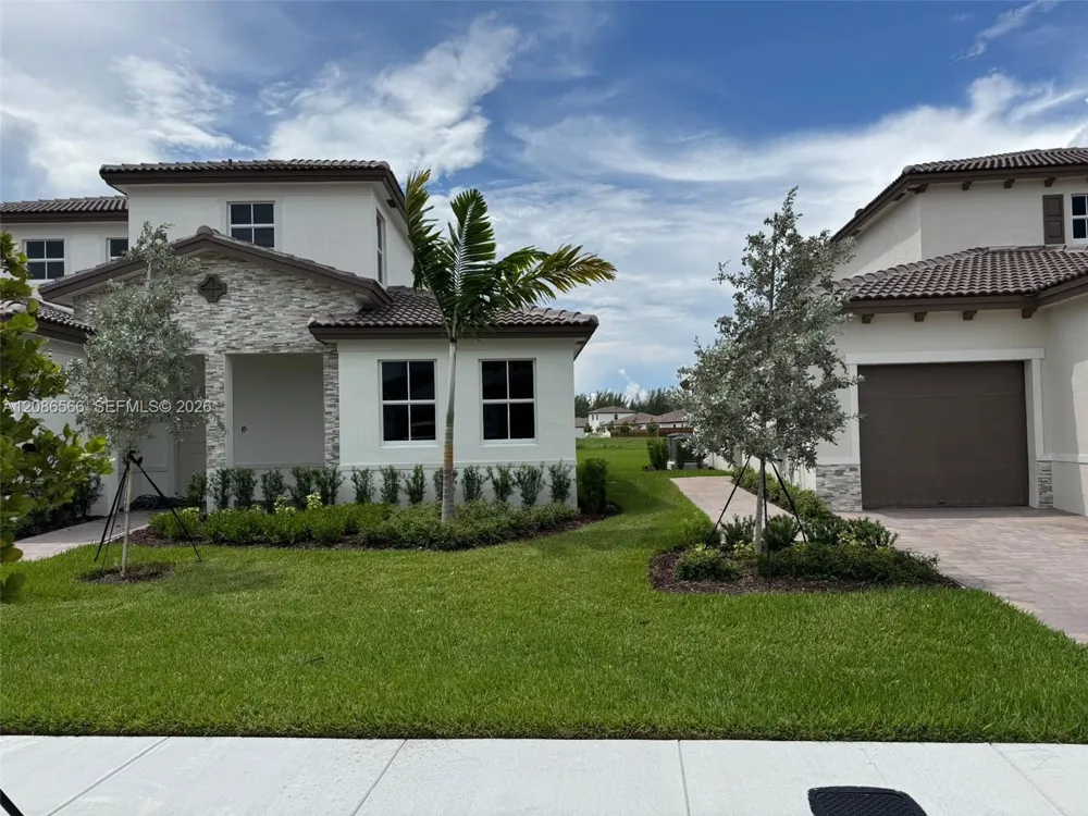 2404 SE 29th Dr Homestead, FL 33035