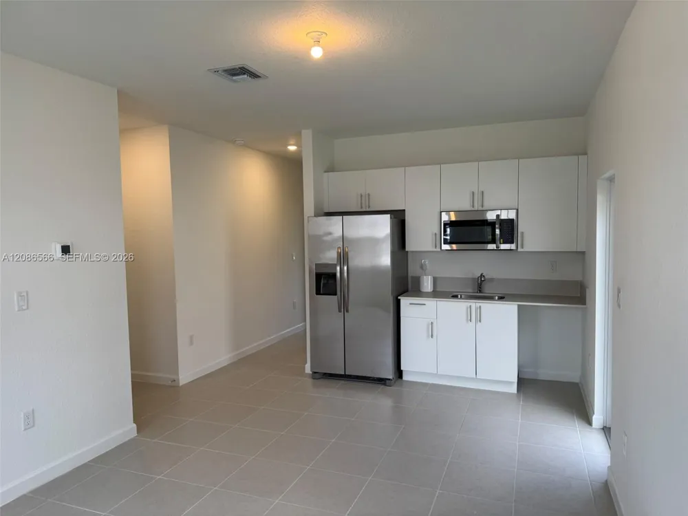 2404 SE 29th Dr Homestead, FL 33035
