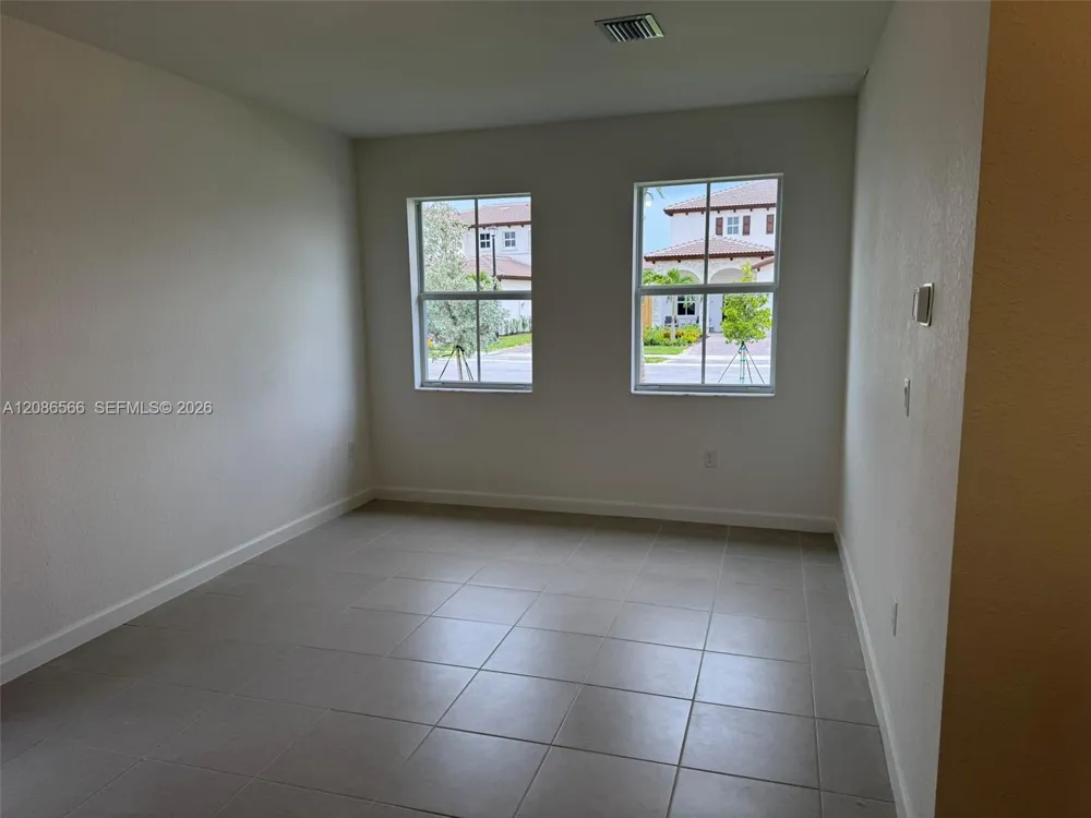 2404 SE 29th Dr Homestead, FL 33035
