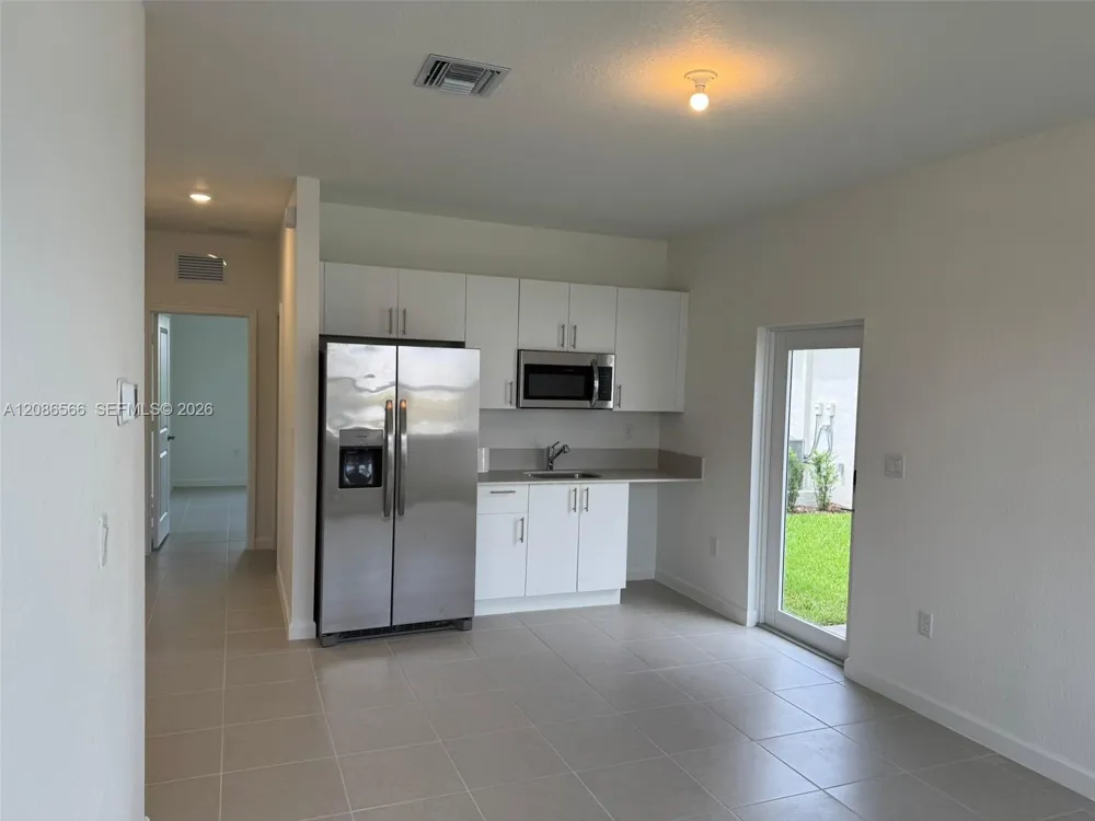 2404 SE 29th Dr Homestead, FL 33035