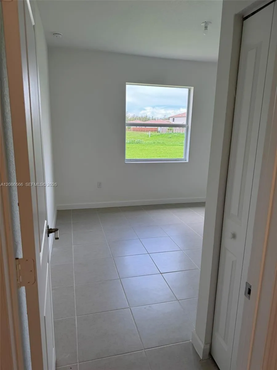 2404 SE 29th Dr Homestead, FL 33035