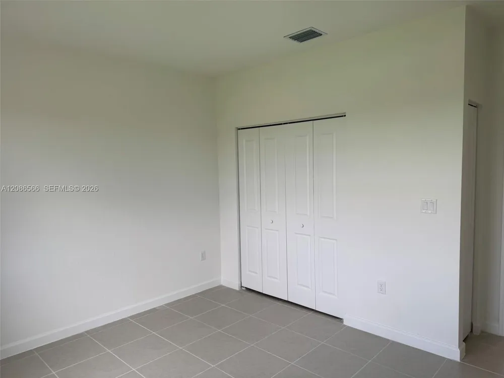 2404 SE 29th Dr Homestead, FL 33035