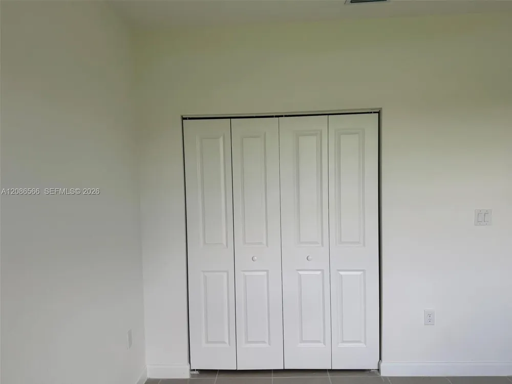 2404 SE 29th Dr Homestead, FL 33035