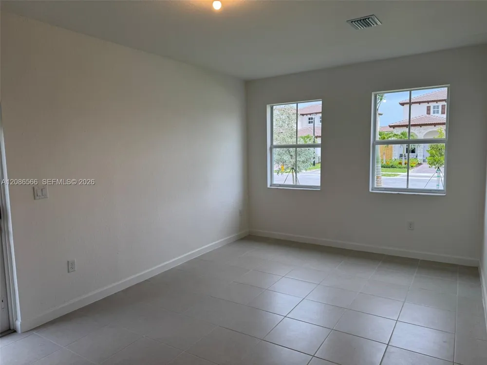 2404 SE 29th Dr Homestead, FL 33035