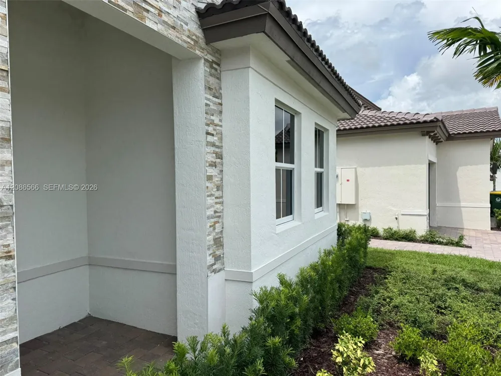2404 SE 29th Dr Homestead, FL 33035