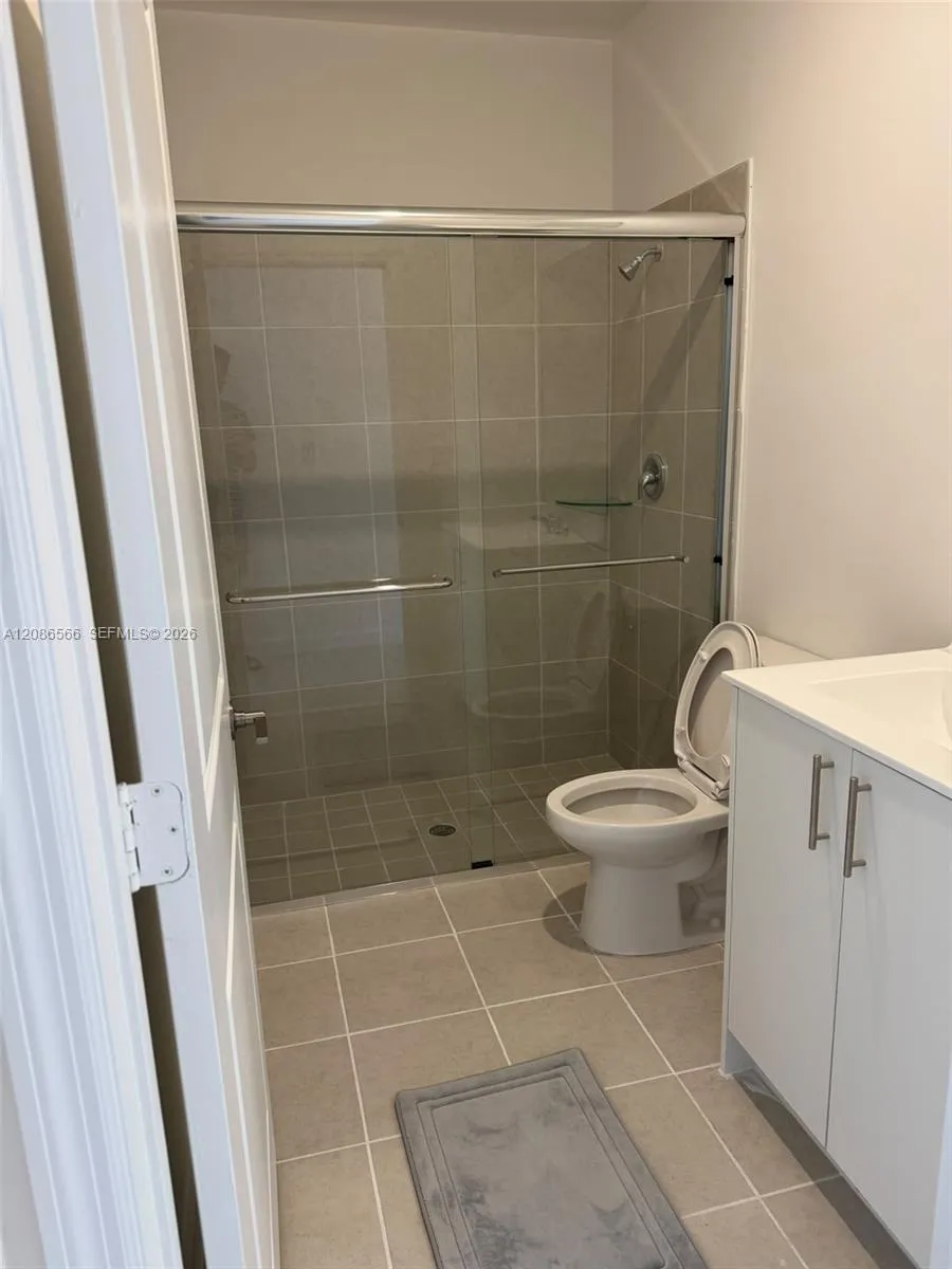 2404 SE 29th Dr Homestead, FL 33035