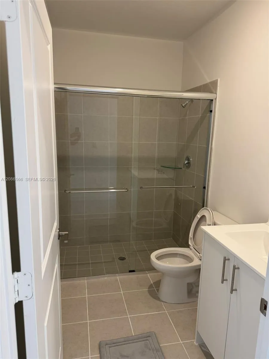 2404 SE 29th Dr Homestead, FL 33035