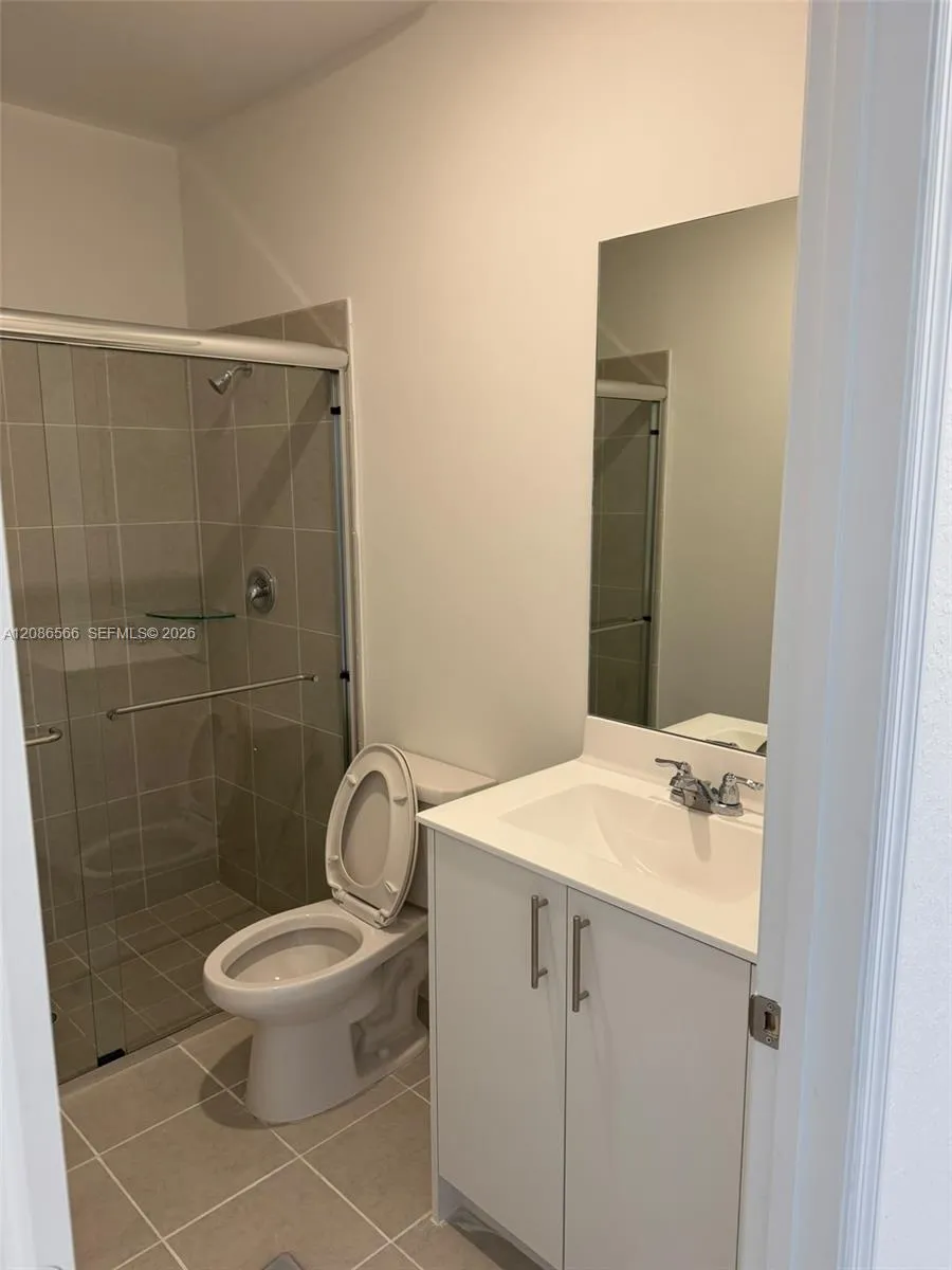 2404 SE 29th Dr Homestead, FL 33035