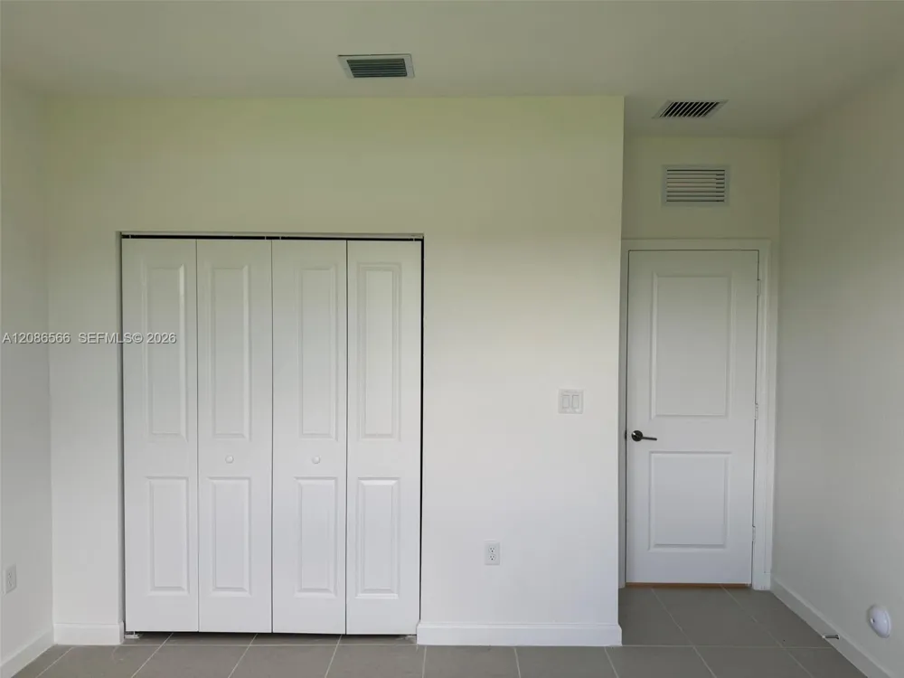 2404 SE 29th Dr Homestead, FL 33035