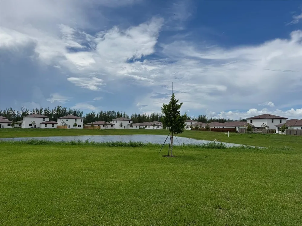 2404 SE 29th Dr Homestead, FL 33035