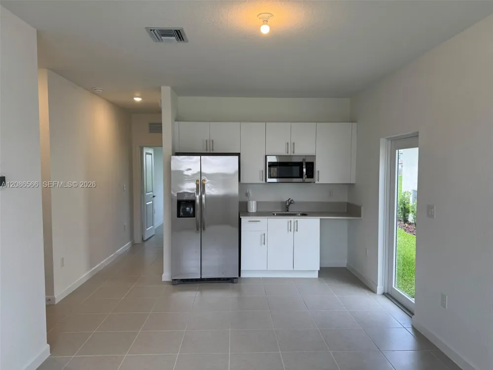 2404 SE 29th Dr Homestead, FL 33035