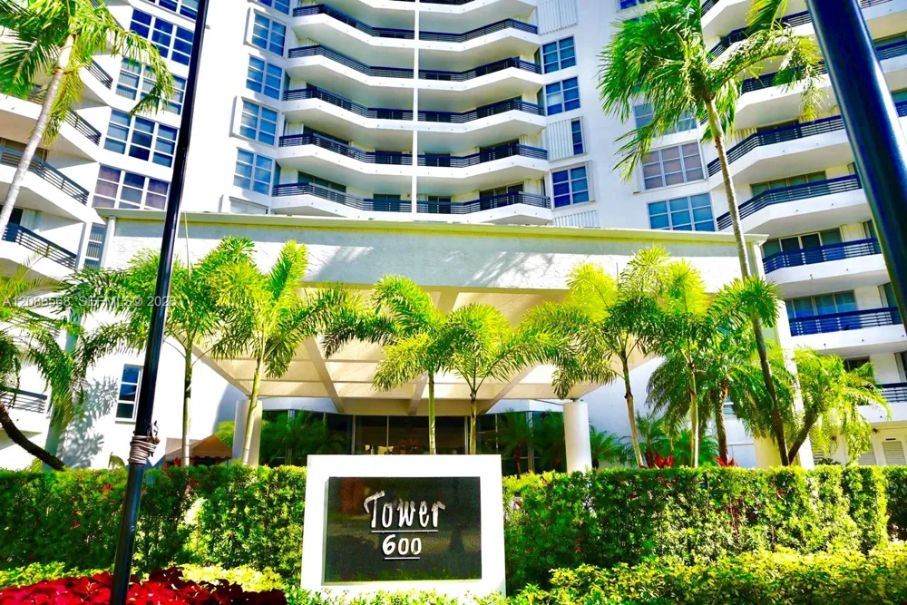 3400 NE 192nd St #606 Aventura, FL 33180