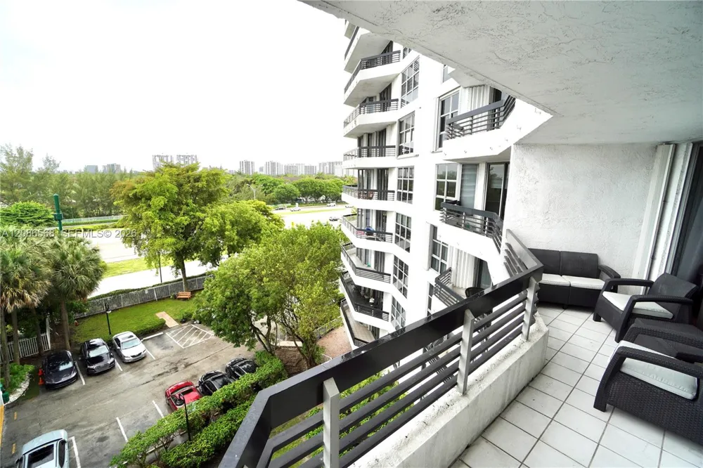 3400 NE 192nd St #606 Aventura, FL 33180