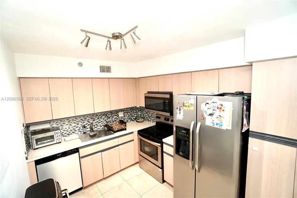3400 NE 192nd St #606 Aventura, FL 33180