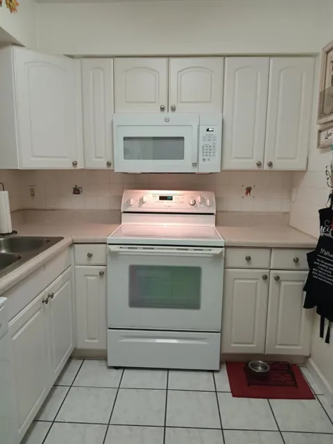 7320 LAKE CIR DRIVE #407