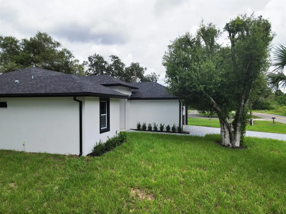 702 NW 39TH CIRCLE Okeechobee, FL 34972