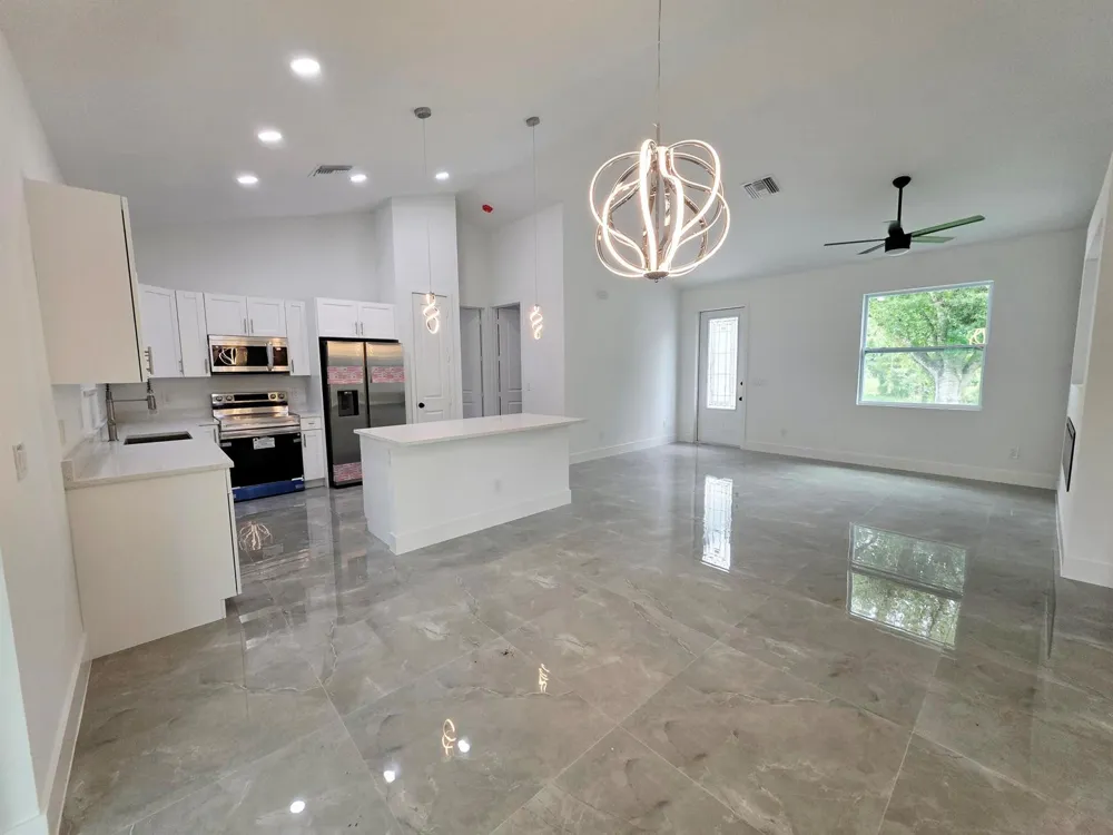 702 NW 39TH CIRCLE Okeechobee, FL 34972