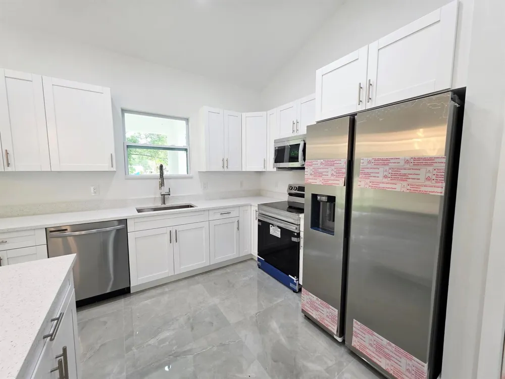 702 NW 39TH CIRCLE Okeechobee, FL 34972