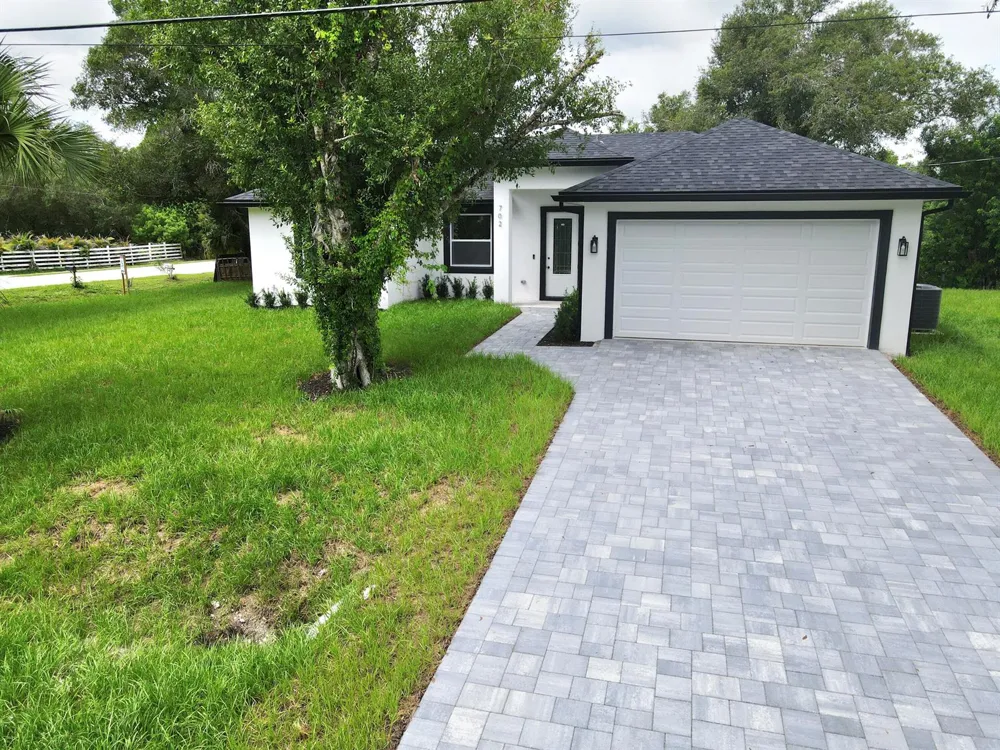 702 NW 39TH CIRCLE Okeechobee, FL 34972