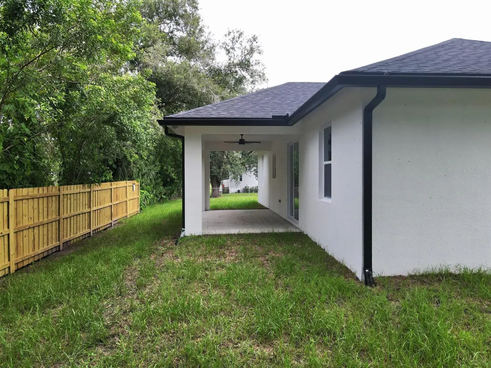 702 NW 39TH CIRCLE Okeechobee, FL 34972