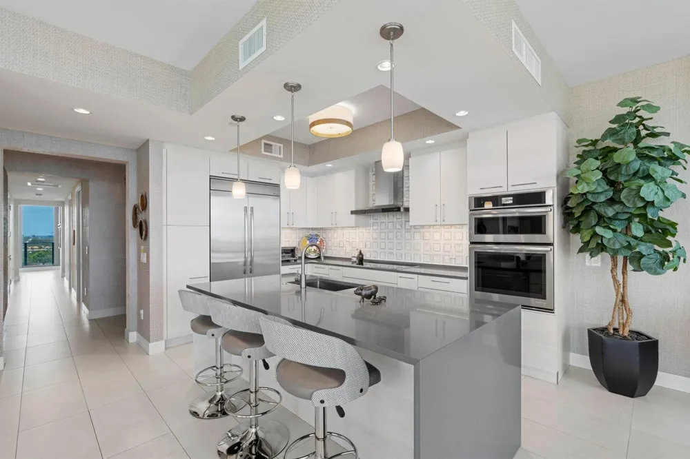 2 WATER CLUB WAY #1204 North Palm Beach, FL 33408