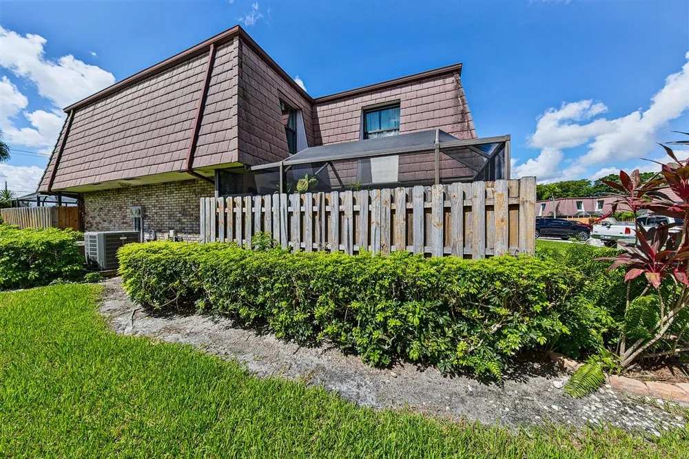 7693 Courtyard Run W Boca Raton, FL 33433