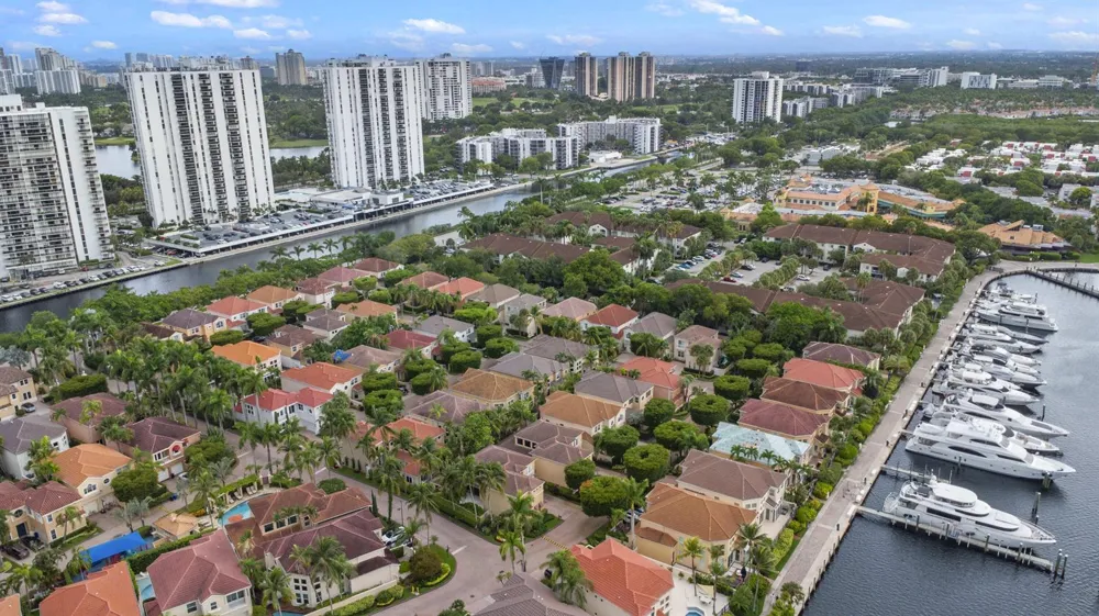 3728 NE 208TH TERRACE Aventura, FL 33180