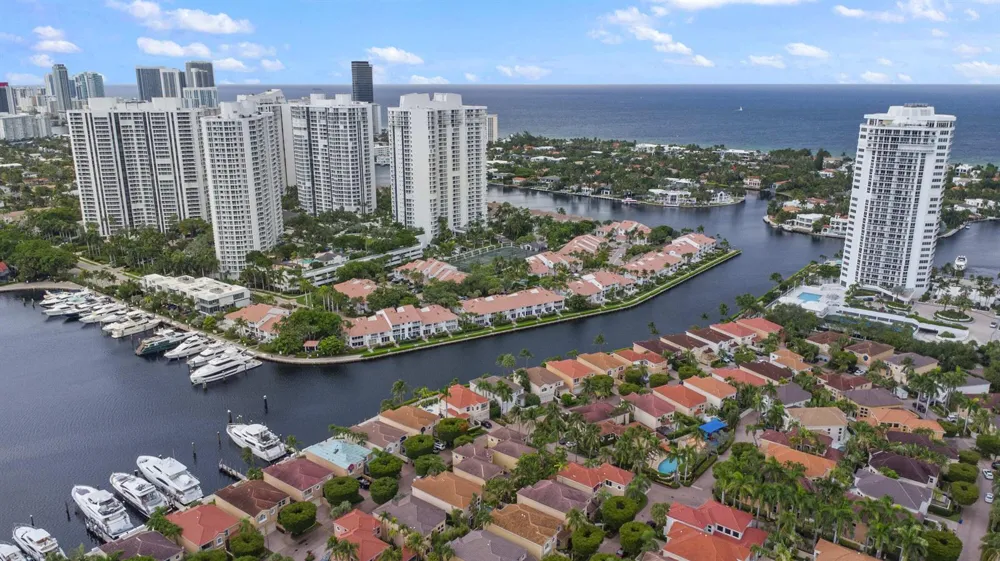 3728 NE 208TH TERRACE Aventura, FL 33180
