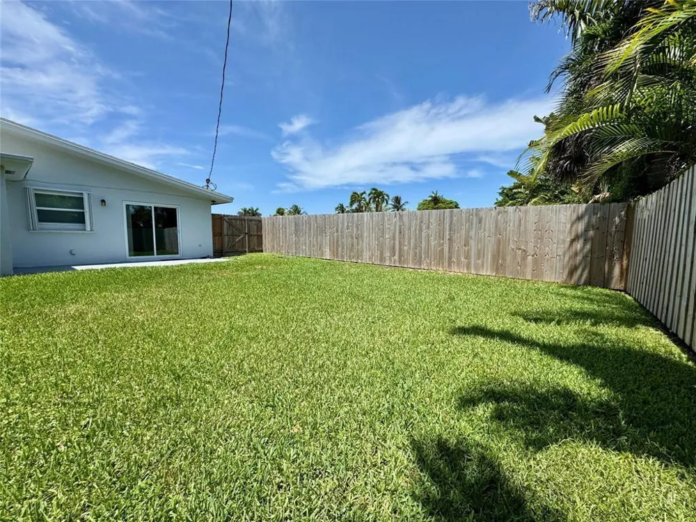 838 SW 14th Street Fort Lauderdale, FL 33315