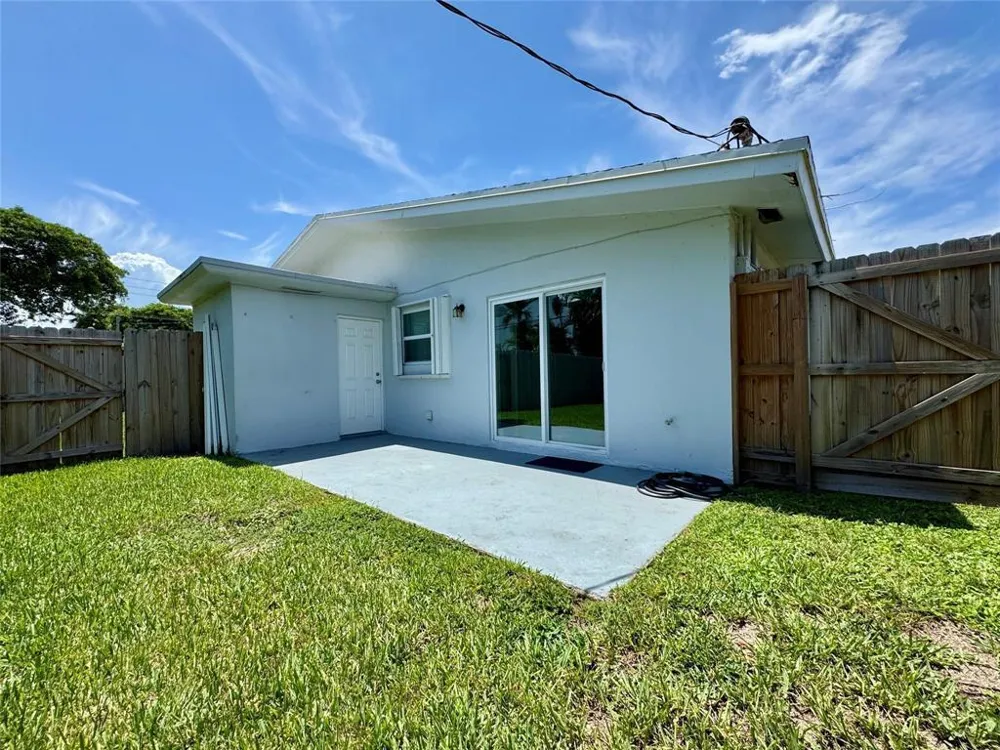 838 SW 14th Street Fort Lauderdale, FL 33315