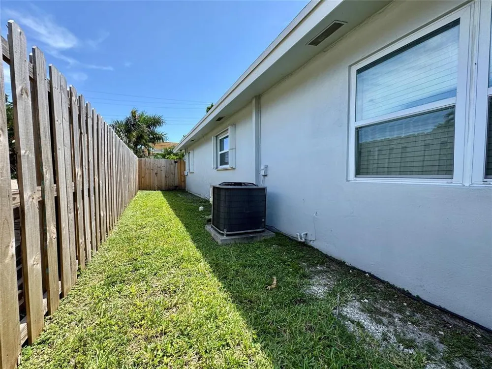 838 SW 14th Street Fort Lauderdale, FL 33315