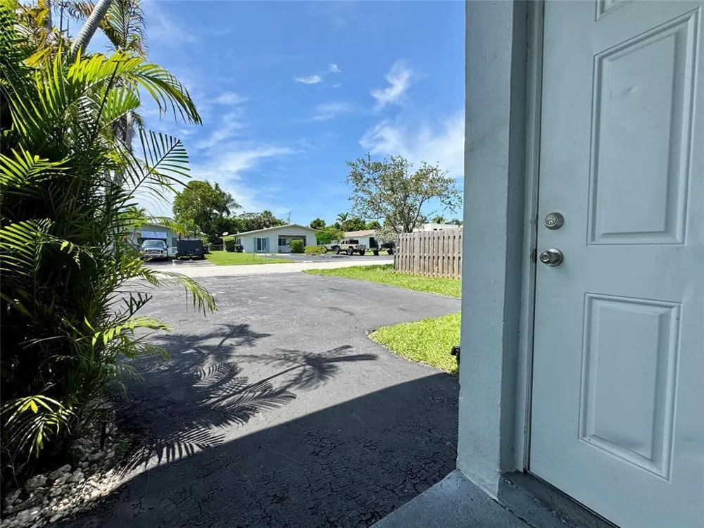 838 SW 14th Street Fort Lauderdale, FL 33315