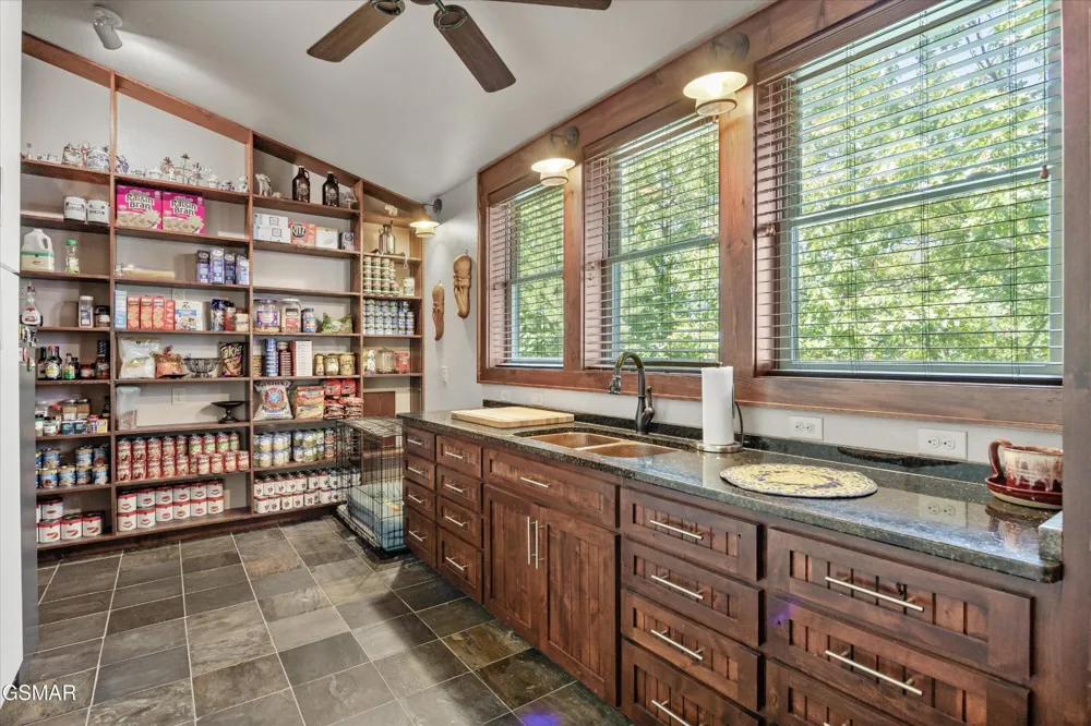 3301 Summit Trails Drive Sevierville, TN 37862