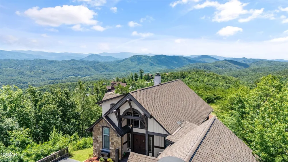 3301 Summit Trails Drive Sevierville, TN 37862