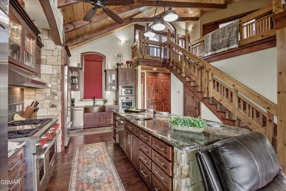 3301 Summit Trails Drive Sevierville, TN 37862