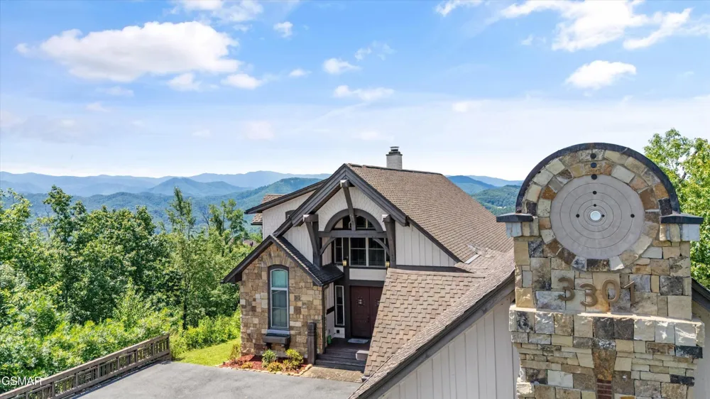 3301 Summit Trails Drive Sevierville, TN 37862