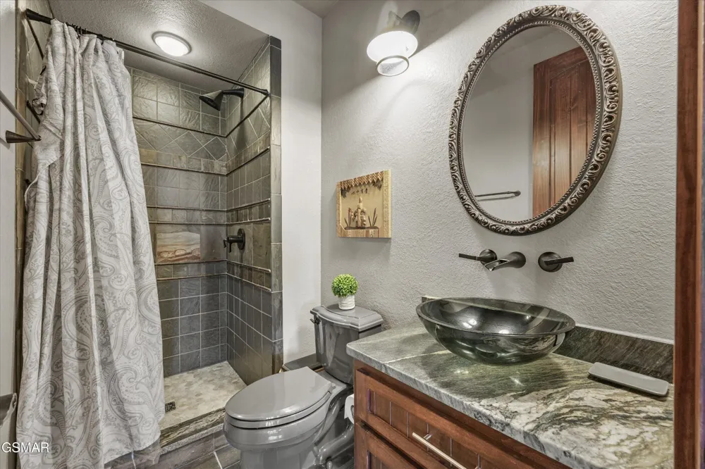 3301 Summit Trails Drive Sevierville, TN 37862