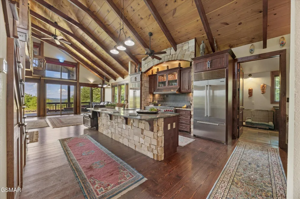 3301 Summit Trails Drive Sevierville, TN 37862