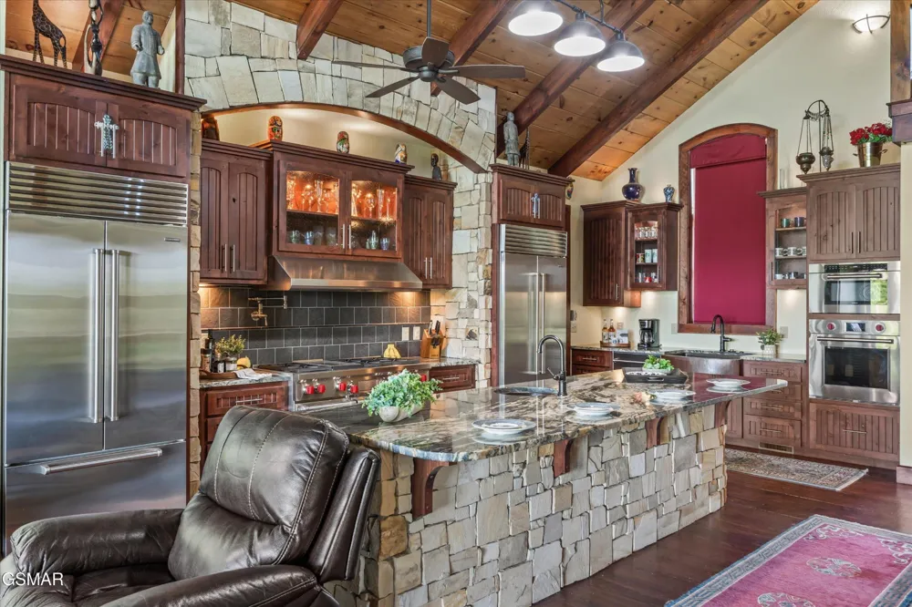 3301 Summit Trails Drive Sevierville, TN 37862