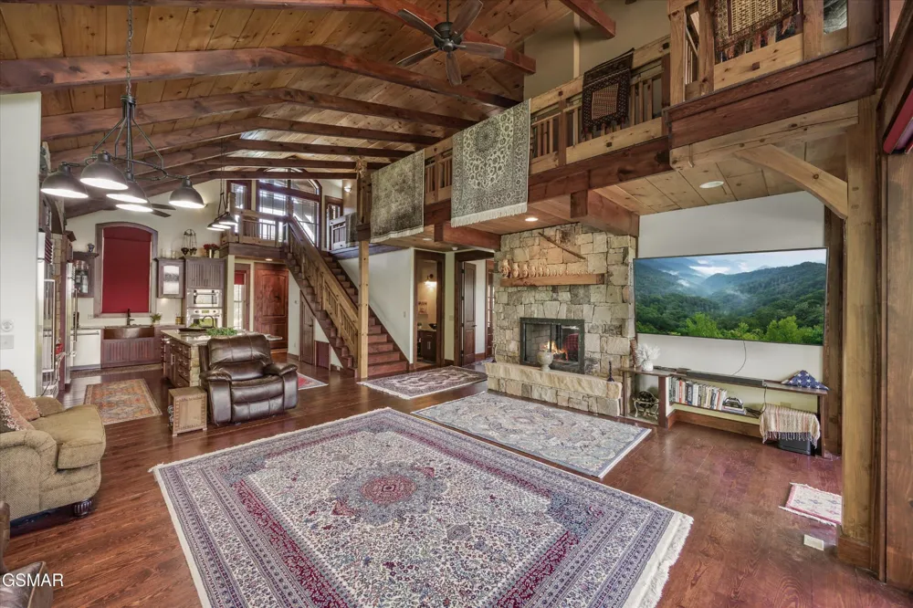 3301 Summit Trails Drive Sevierville, TN 37862