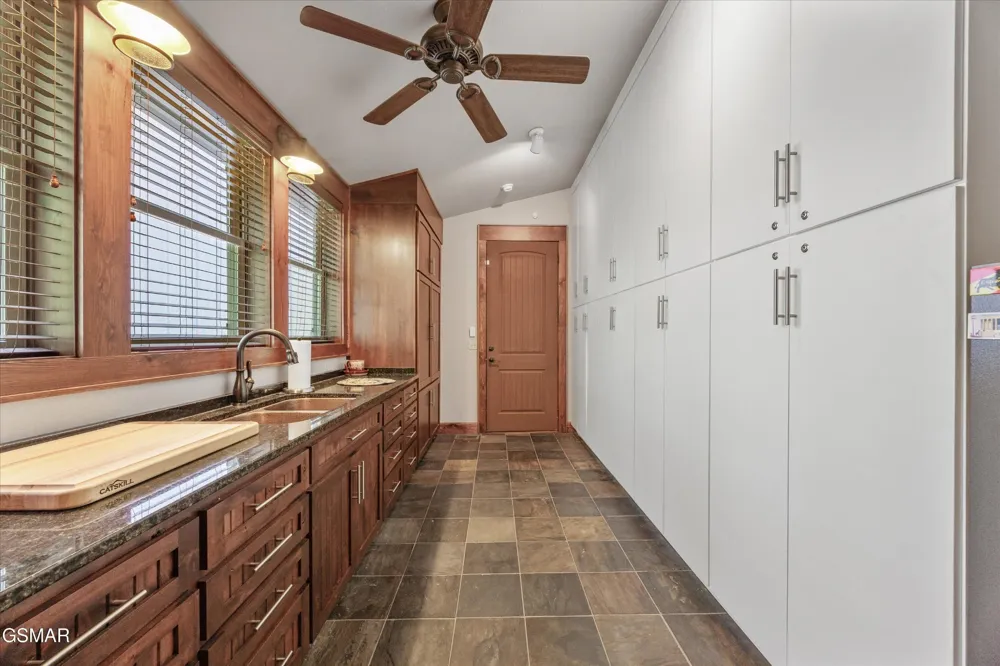 3301 Summit Trails Drive Sevierville, TN 37862