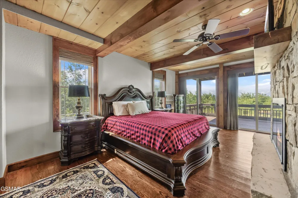3301 Summit Trails Drive Sevierville, TN 37862