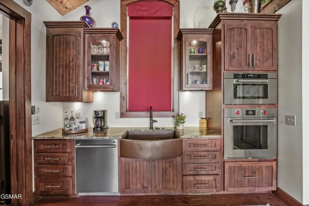 3301 Summit Trails Drive Sevierville, TN 37862