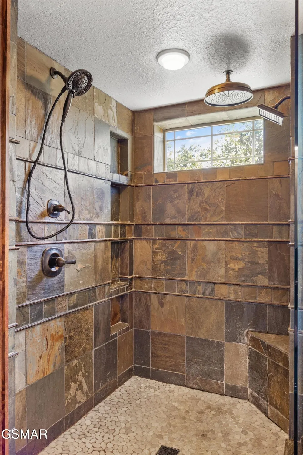 3301 Summit Trails Drive Sevierville, TN 37862