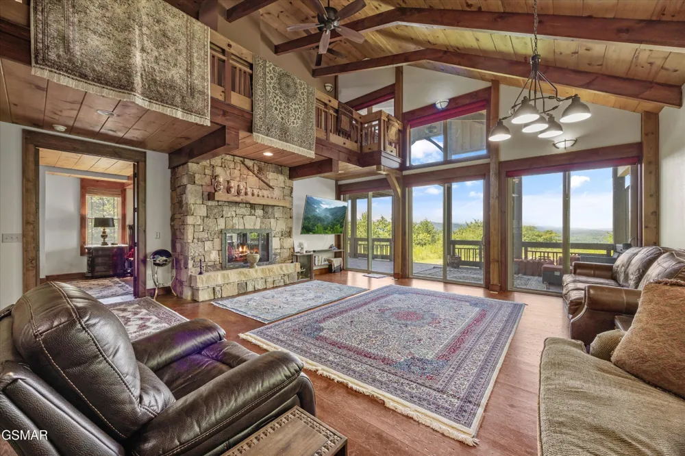 3301 Summit Trails Drive Sevierville, TN 37862