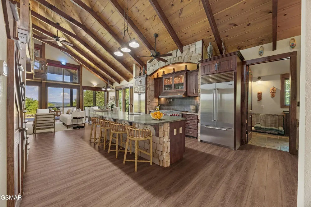 3301 Summit Trails Drive Sevierville, TN 37862